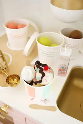 Felt Ice Cream Sundae Toy (A No-Sew DIY!)