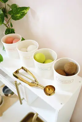 Felt Ice Cream Sundae Toy (A No-Sew DIY!)