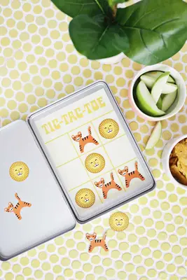 휴대용 Tic-Tac-Toe 게임