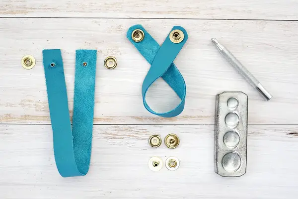 DIY Stamped Bar Leather Bracelet