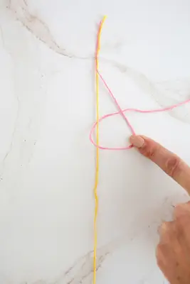 basic backward knot for friendship bracelets