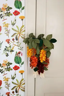 DIY følte seg blomstermobil