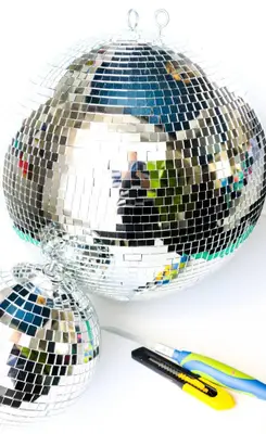 Disco-Ball-Hanging-Planter-click-through-for-tutorial_