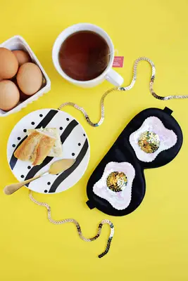 スパンコール揚げ卵睡眠マスクDIY