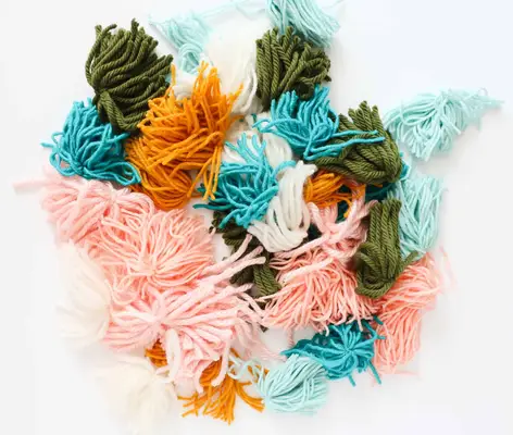 DIY Faux Latch Hook Wall Hanging