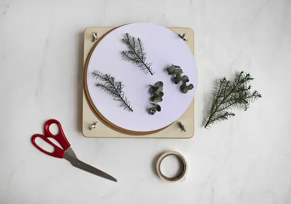 DIY Pressed Plants Photo Frame