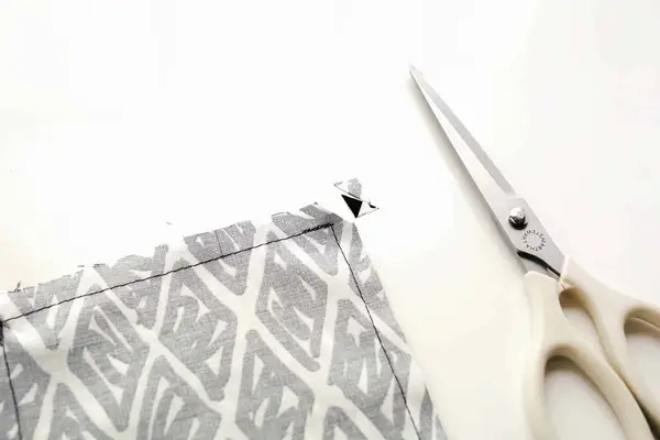 DIY Modern Table Runner