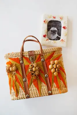 DIY Embroidered Photo Frame