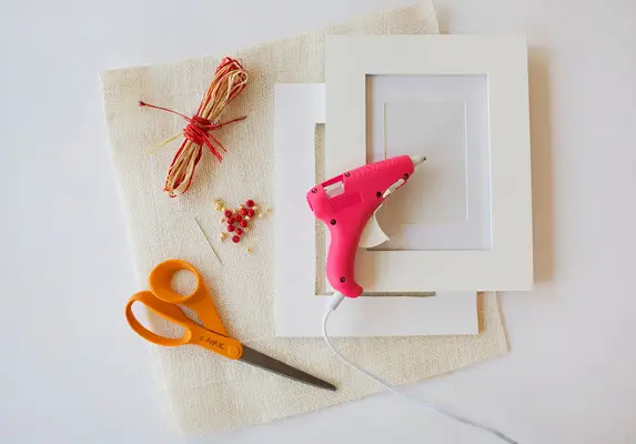 DIY Embroidered Photo Frame