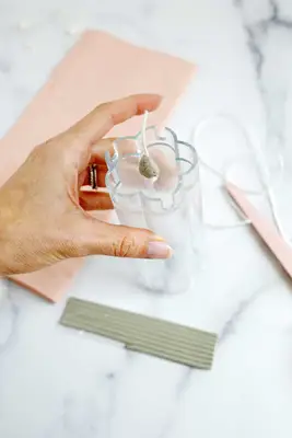 Flower Pillar Candle DIY