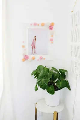 Pom-Pom Photo Frame DIY