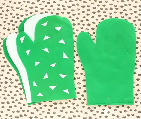 DIY Cactus Oven Mitts
