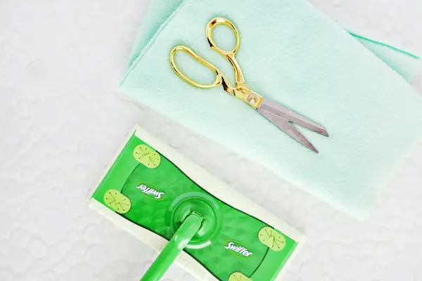 5 Minute Reusable Swiffer Cover DIY (No-Sew!)