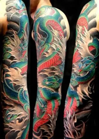 Le tatouage de dragon Yamata no orochi