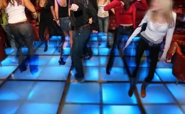 Passos de dança de slides elétricos