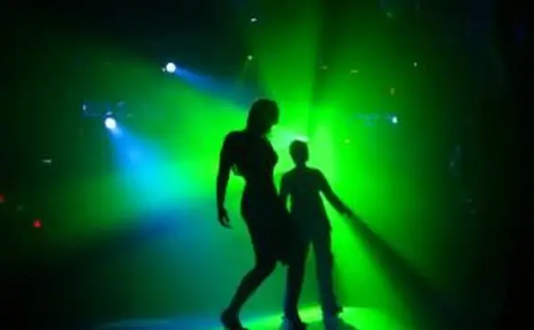 Naucz się tańczyć rave