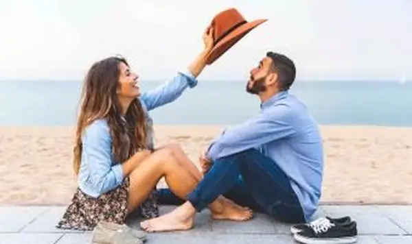 casal se divertindo juntos