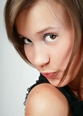 Consigli sul contatto visivo e sulla chimica romantica