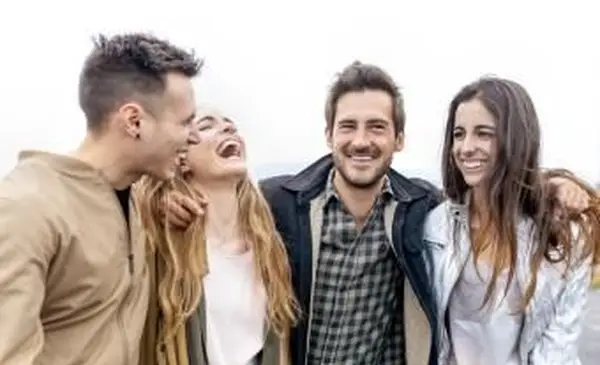 Consigli su come chiedere a un amico di uscire