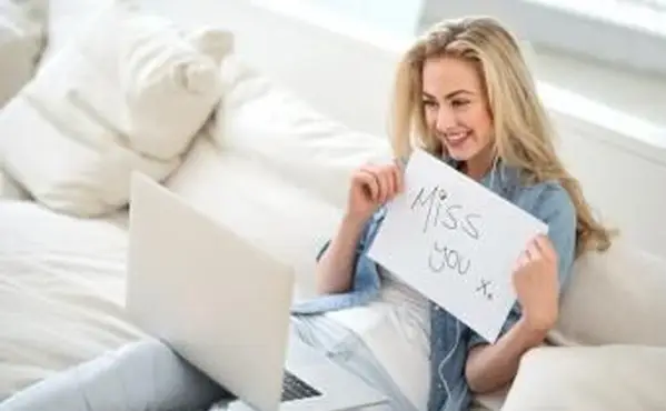 55 citazioni ottimistiche sulle relazioni a distanza