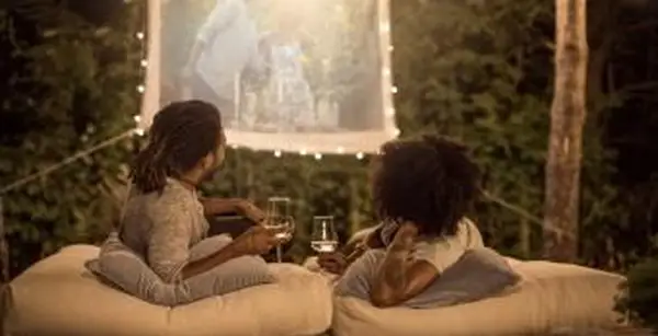 50 lustige Ideen für eine Date Night zu Hause