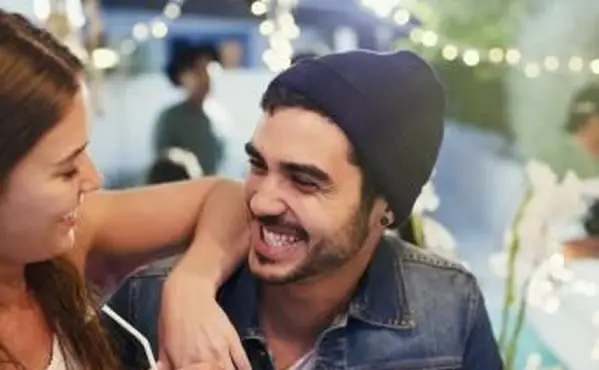 couple, rire les uns des autres