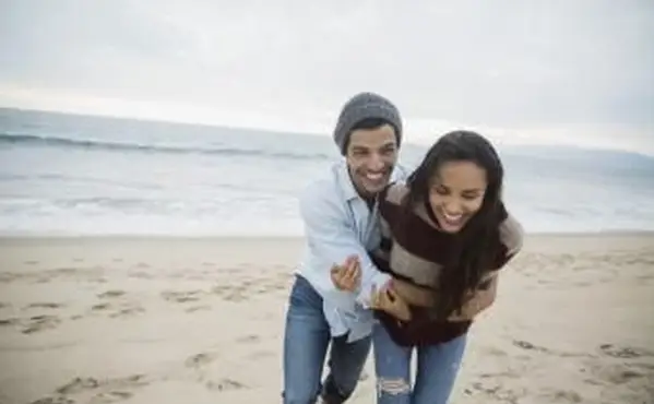 사랑에 빠졌을 때의 신체 언어 단서