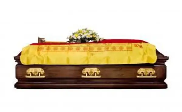 Brown Casket em um funeral tradicional chinês