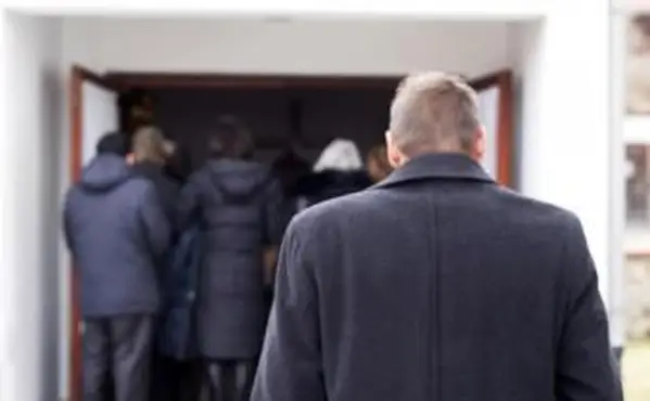 Kann man samstags oder sonntags beerdigen?