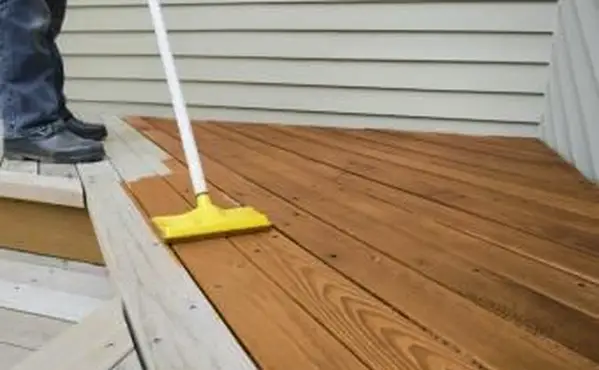 10 최고 등급의 데크 얼룩