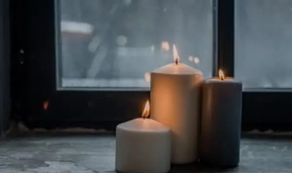 Bougies par fenêtre