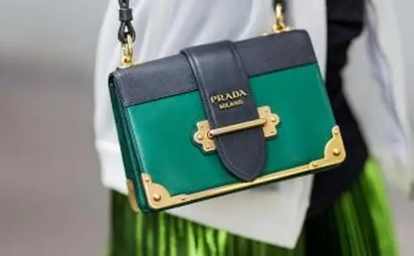 Detailná taška Prada