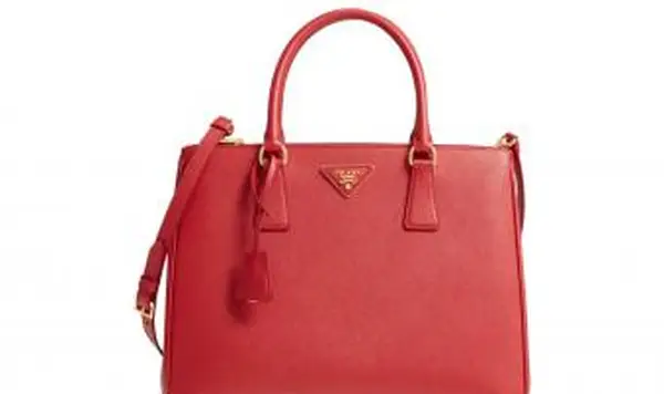 プラダミディアムガレリア財布