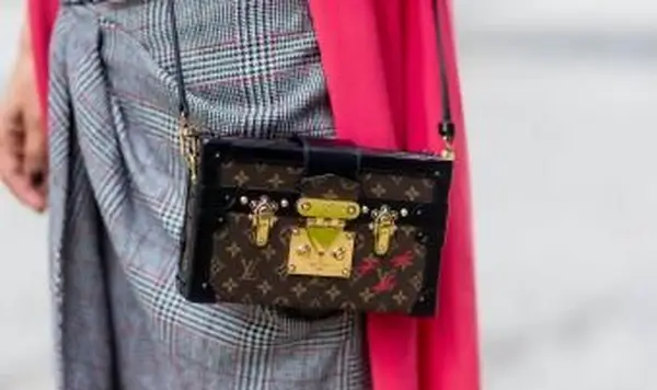 Kabelka Petite Malle od Louis Vuitton