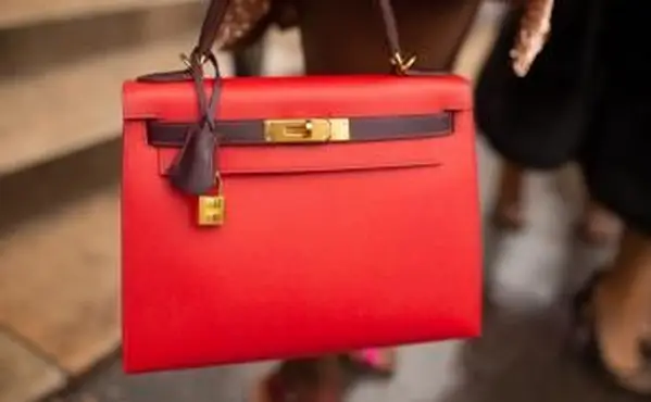 偽のエルメスバッグの10の兆候
