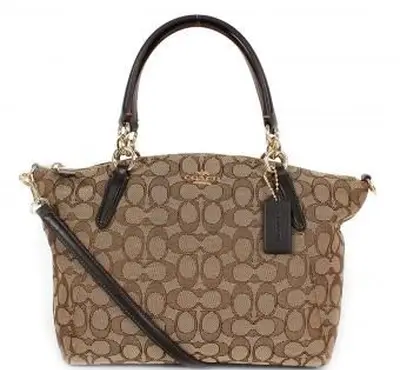 Kabelka Coach Signature Small Kelsey Satchel cez rameno