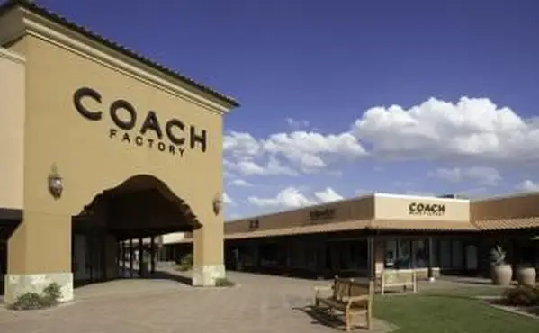 קניות בחנויות המאמנים