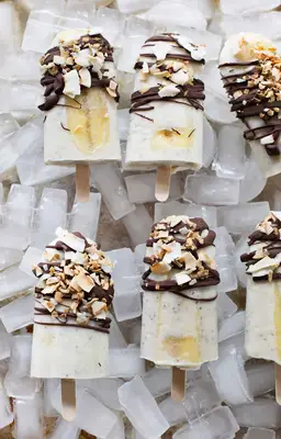 Banánové kokosové a chia nanuky