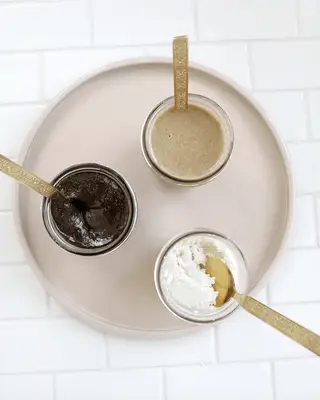 Wie man Nuss und Kokosnussbutter macht