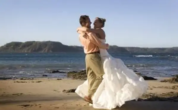 אמריקאים מתחתנים בקוסטה ריקה