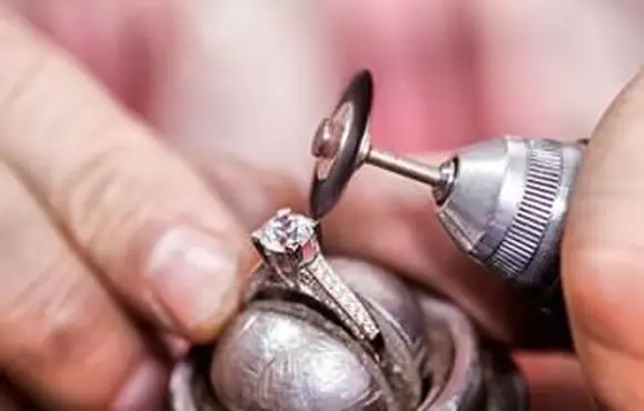 Cómo limpiar diamantes