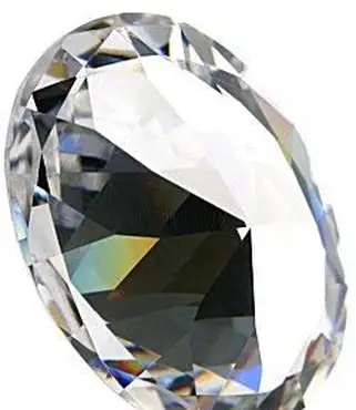 Obrázok okrúhleho, briliantového brúseného diamantu