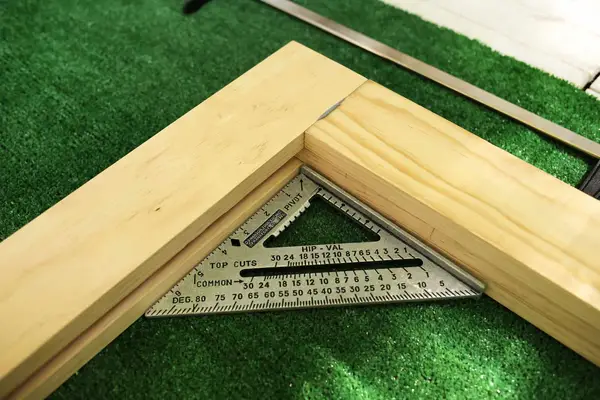 Mid-Century Slatted Bench DIY