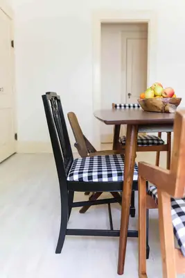 Tips to Reupholster Dining Chairs