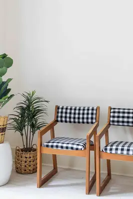 Tips to Reupholster Dining Chairs