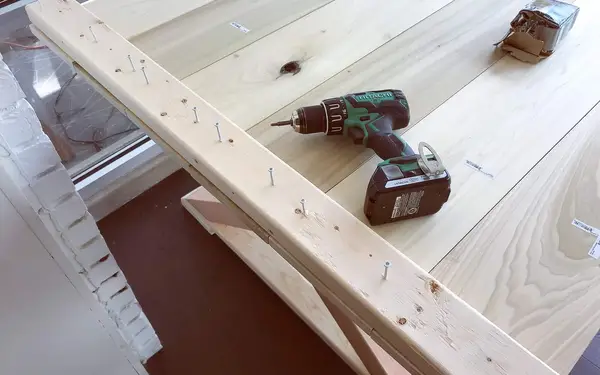 Modern Farmhouse Table DIY