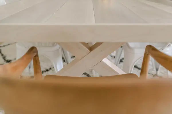 Modern Farmhouse Table DIY