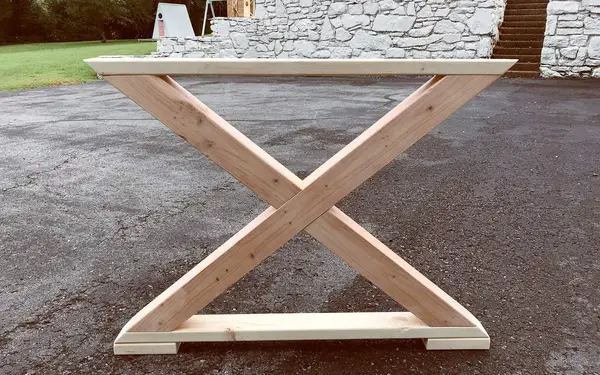 Modern Farmhouse Table DIY