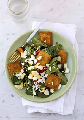Toated ravioli salad