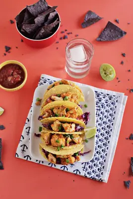 Sriracha pečená květák tacos s rychlou červenou zelí